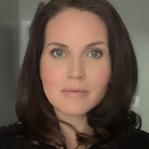 Meet your Posher, Heather - Picture 1 of 1